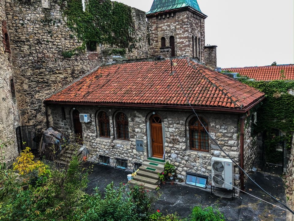 he small house of the 'facility manager' of Kalemegdan Fortress.