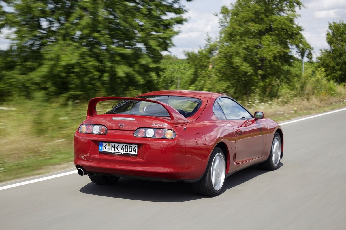 It was equipped with a 3L turbocharged 6 cyl. Producing 330 hp.