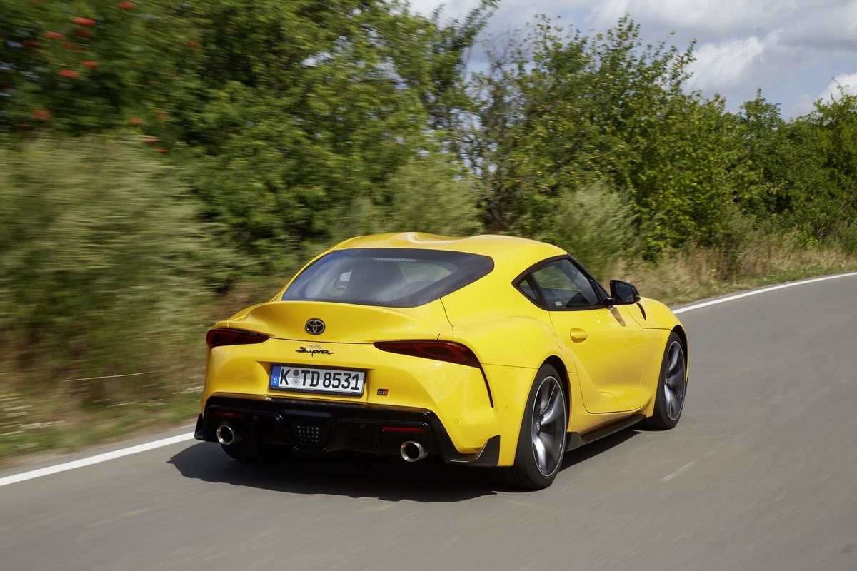 While the general drive train and the cars platform are shared and thus identical in the BMW Z4 and the Toyota GR Supra, the design has been the responsibility of each individual company. As a result the BMW has a more classic design while the Toyota looks more extroverted with rather sharp lines and edges.