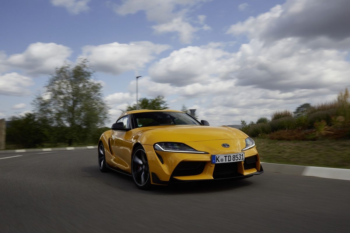 The Toyota GR Supra is a very fast and sporty car. The sprint from 0-100 km/h only takes 4.3 seconds. It behaves well in the corners, has a great sound and is rather is rather easy to drive. Currently there is no option for a manual transmission. All Toyotas are equipped with a 8-speed automatic from ZF Friedrichshafen.