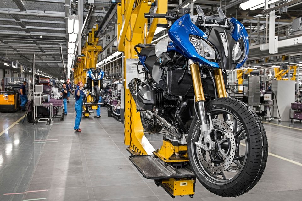 Communication optimization within the production planning process at the BMW Motorcytle plant